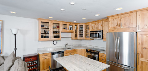 THE CRESTWOOD image 10
